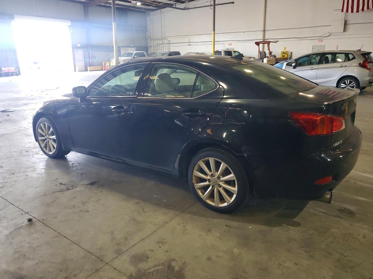 2010 LEXUS IS 250 photo 2