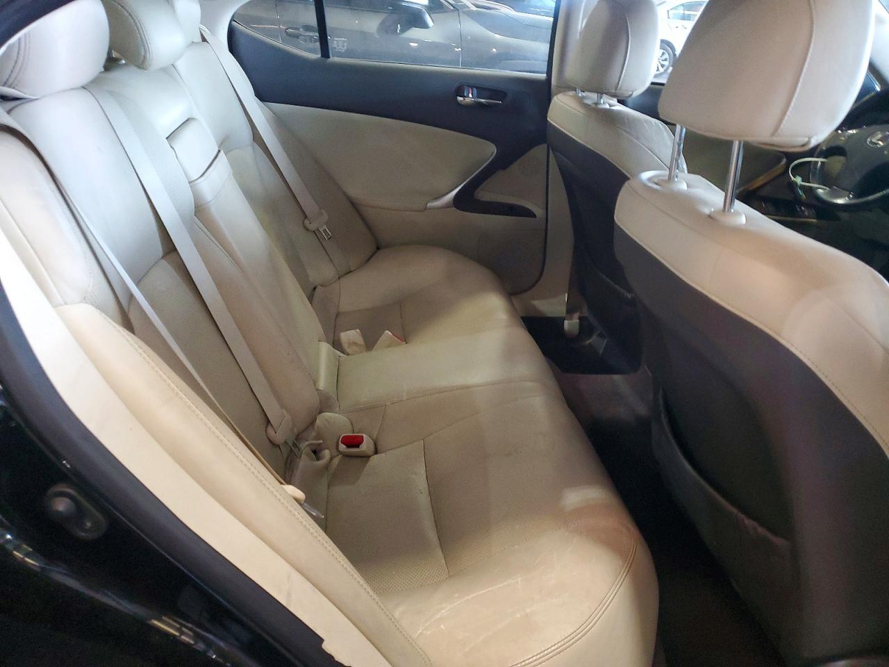 2010 LEXUS IS 250 photo 10