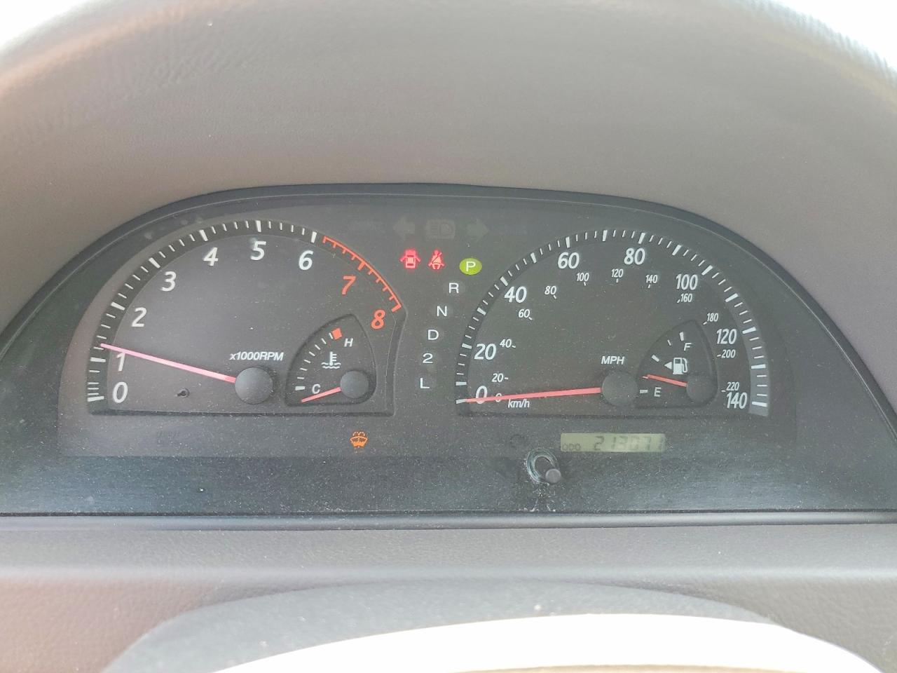 2004 TOYOTA CAMRY LE photo 9