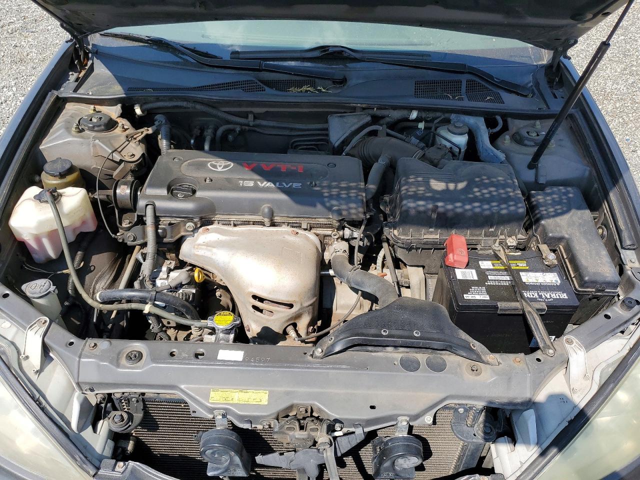 2004 TOYOTA CAMRY LE photo 11