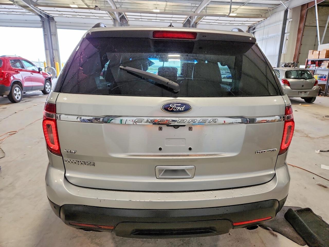 2015 FORD EXPLORER photo 11