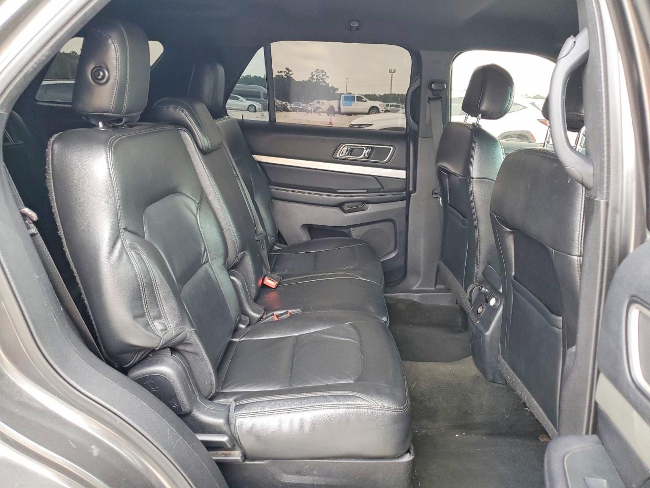 2016 FORD EXPLORER XLT photo 11