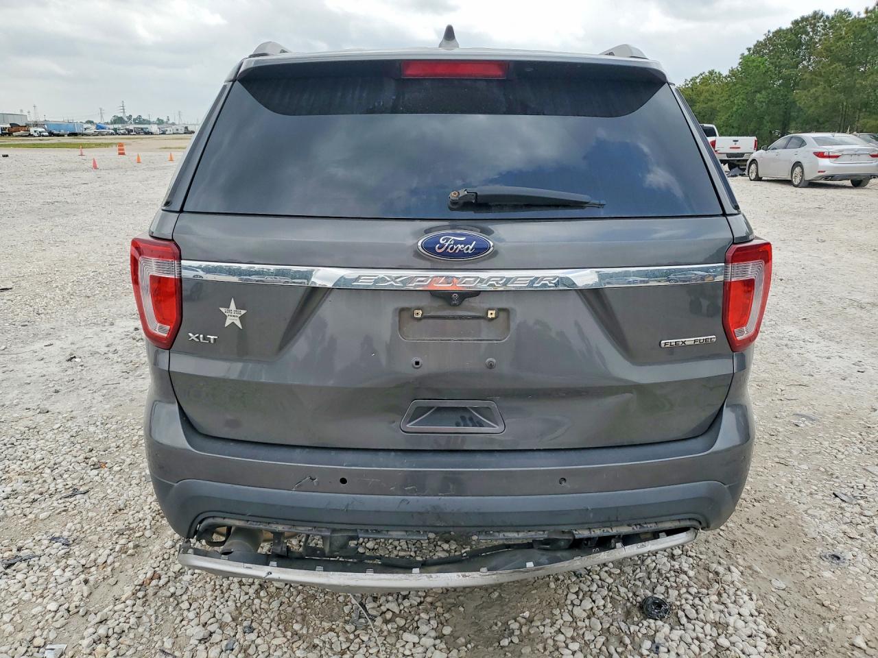 2016 FORD EXPLORER XLT photo 6
