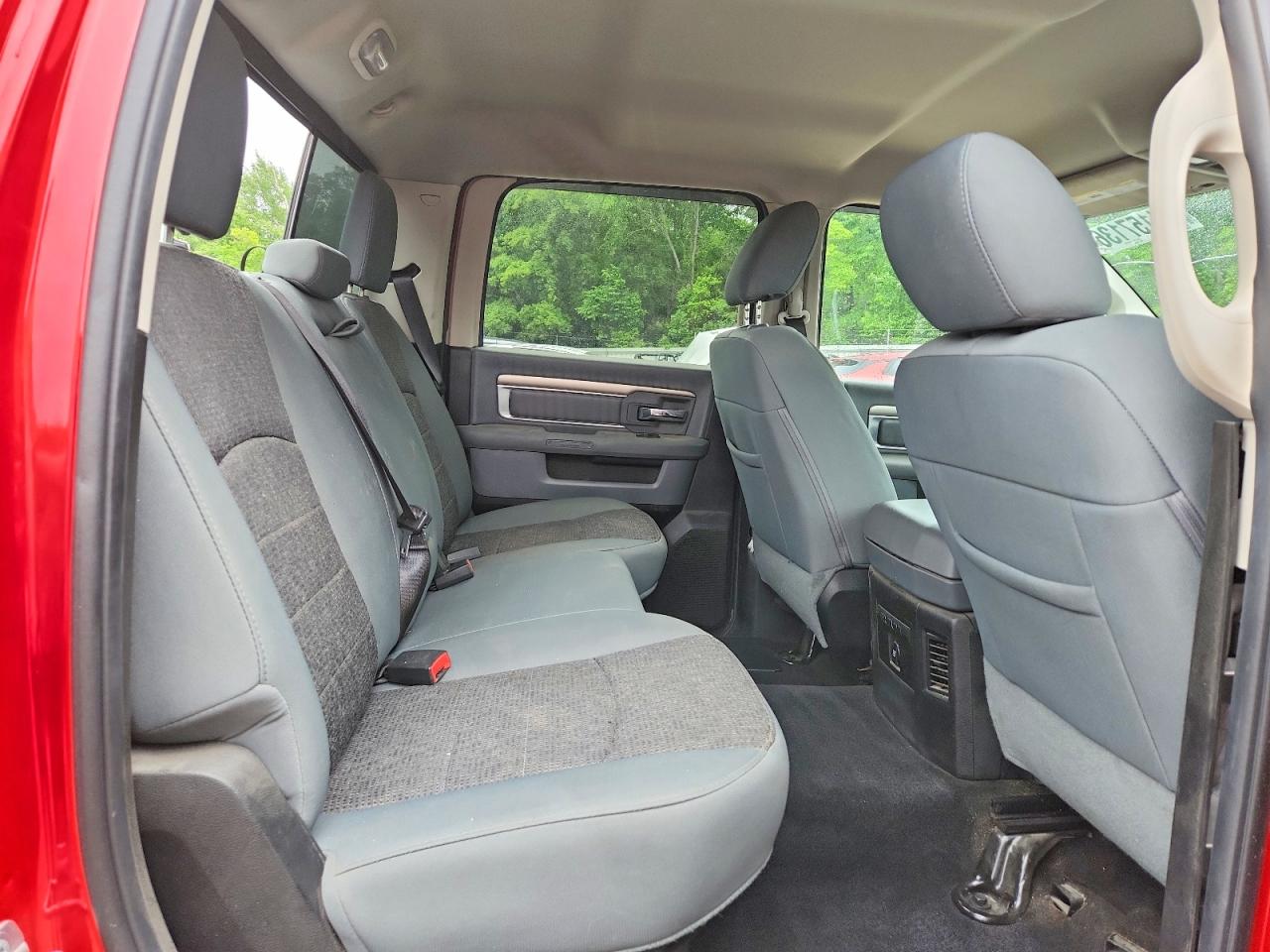2017 RAM 1500 SLT photo 28