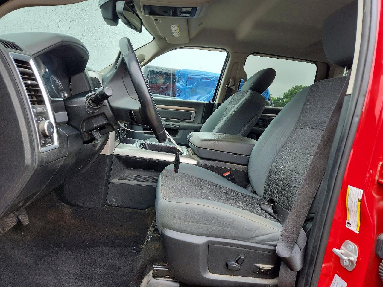 2017 RAM 1500 SLT photo 19