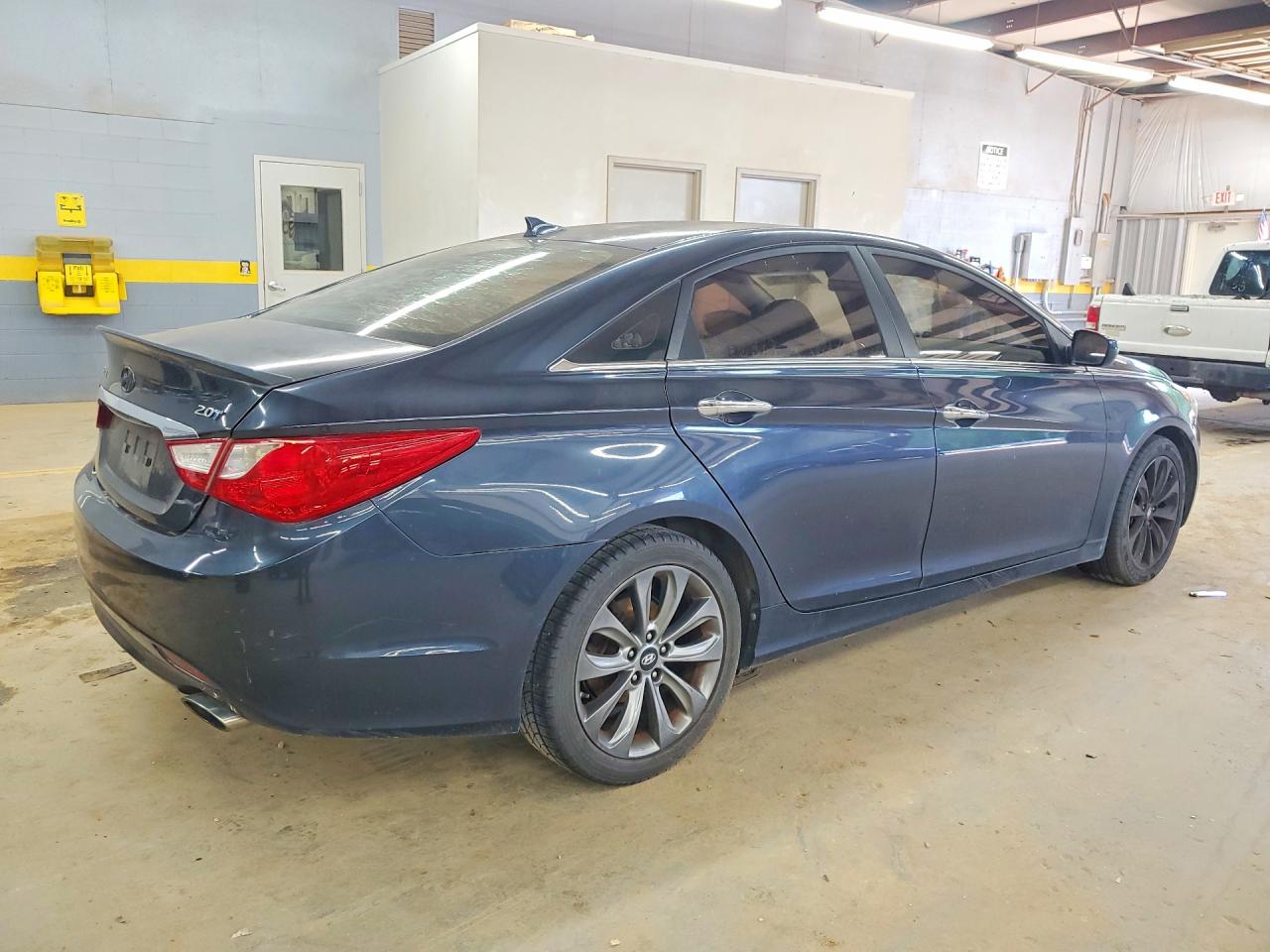 2012 HYUNDAI SONATA SE photo 3