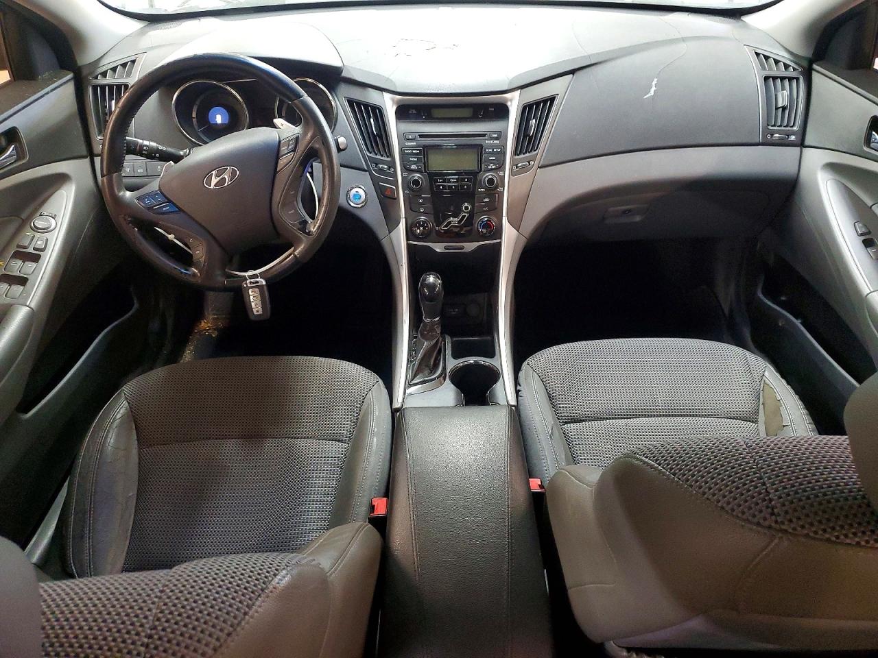 2012 HYUNDAI SONATA SE photo 8