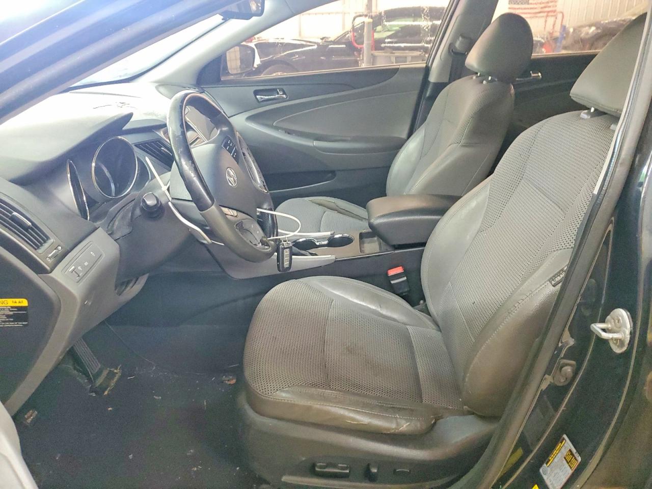 2012 HYUNDAI SONATA SE photo 7