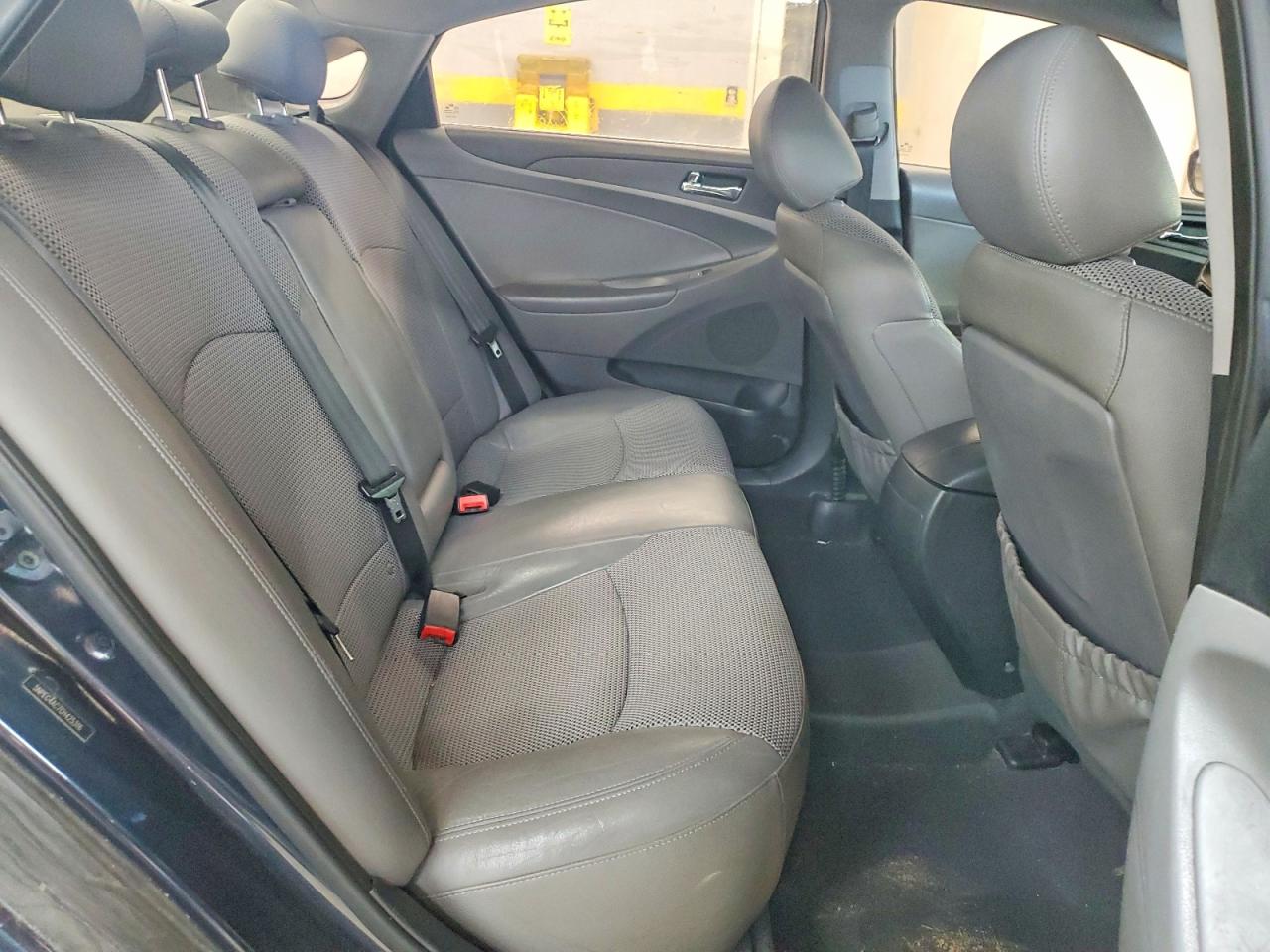 2012 HYUNDAI SONATA SE photo 10