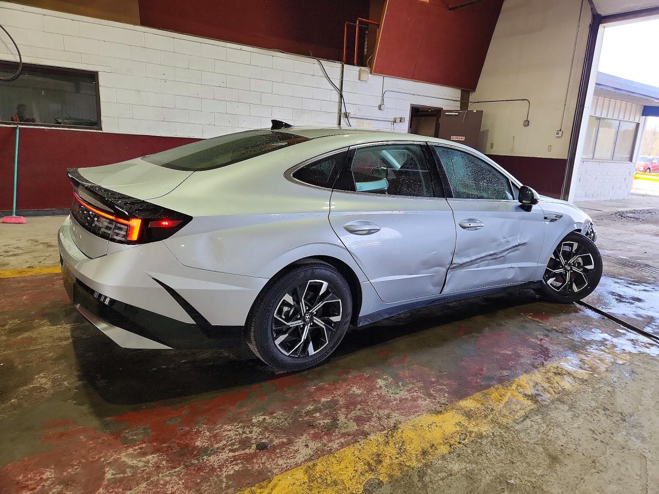 2025 HYUNDAI SONATA SEL photo 5