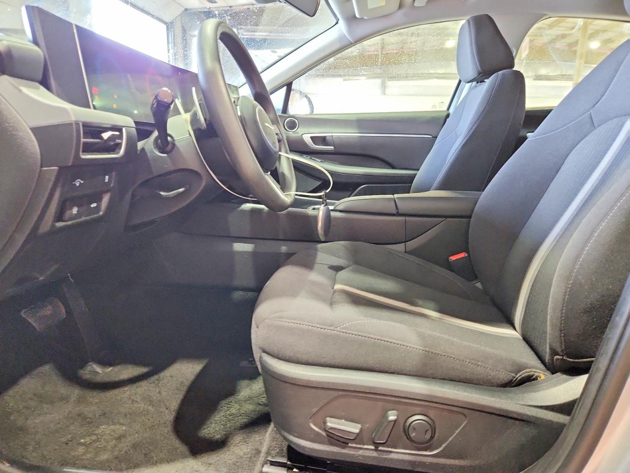 2025 HYUNDAI SONATA SEL photo 13