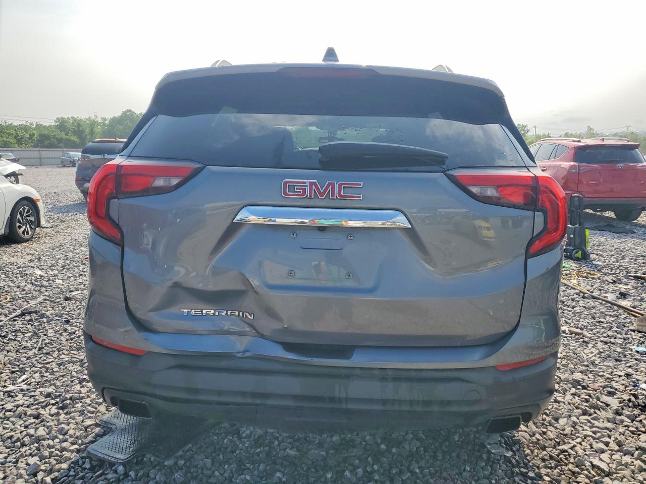 2018 GMC TERRAIN SLE photo 16