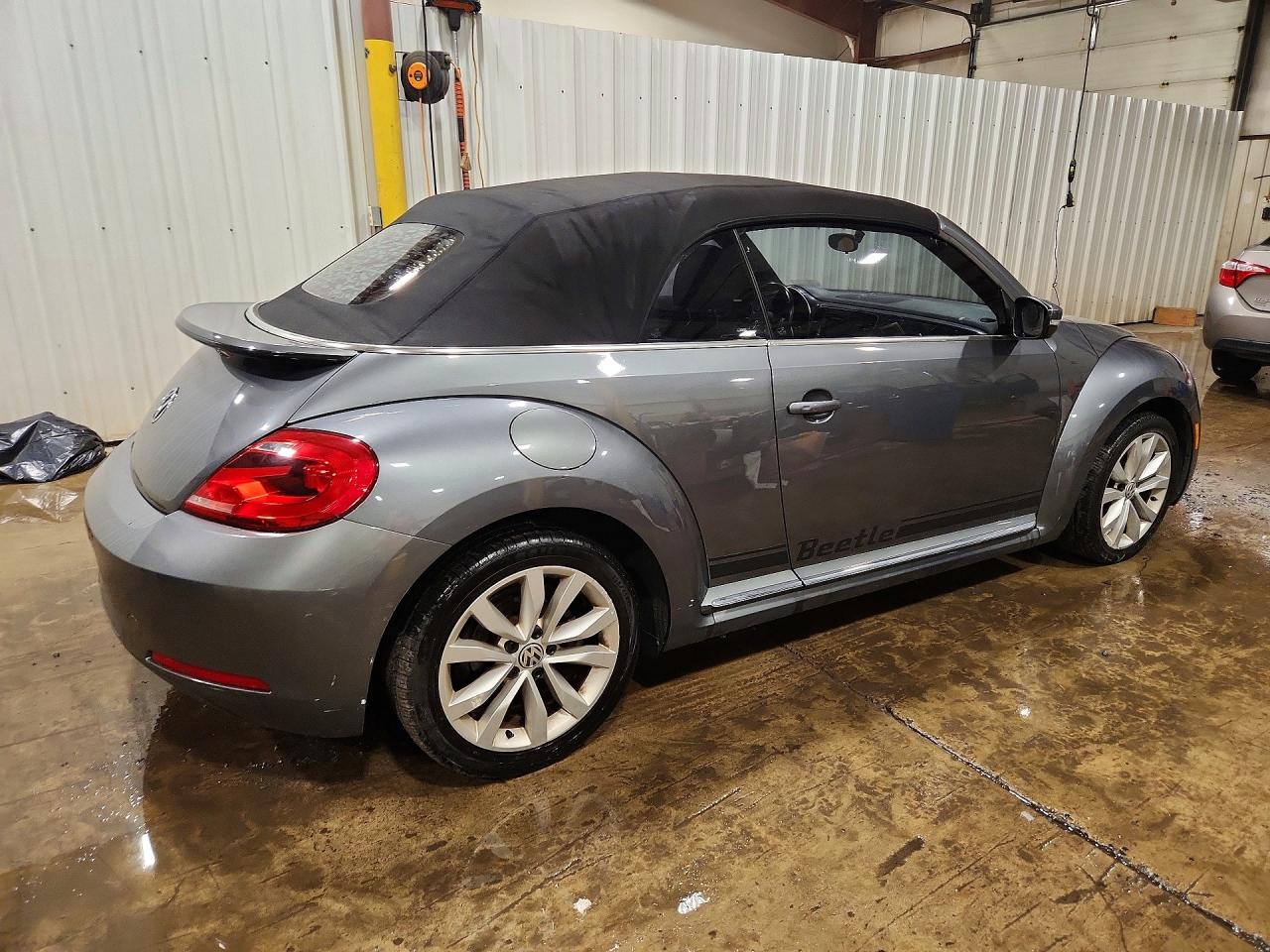 2013 VOLKSWAGEN BEETLE photo 5