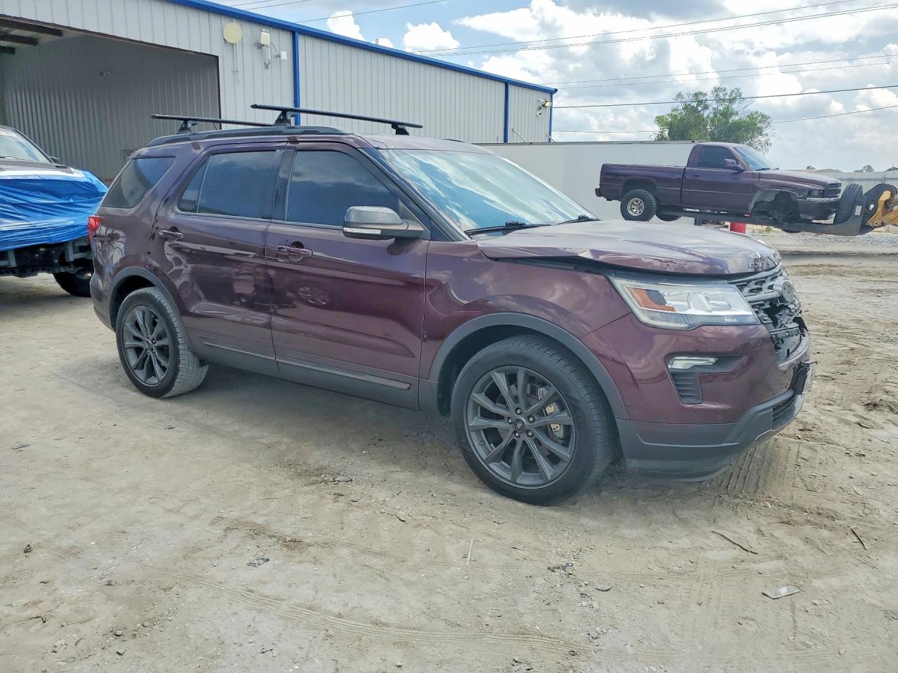 2018 FORD EXPLORER XLT photo 4
