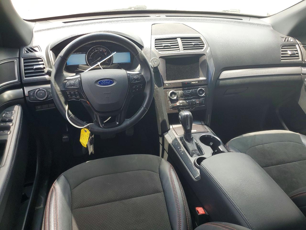 2018 FORD EXPLORER XLT photo 8