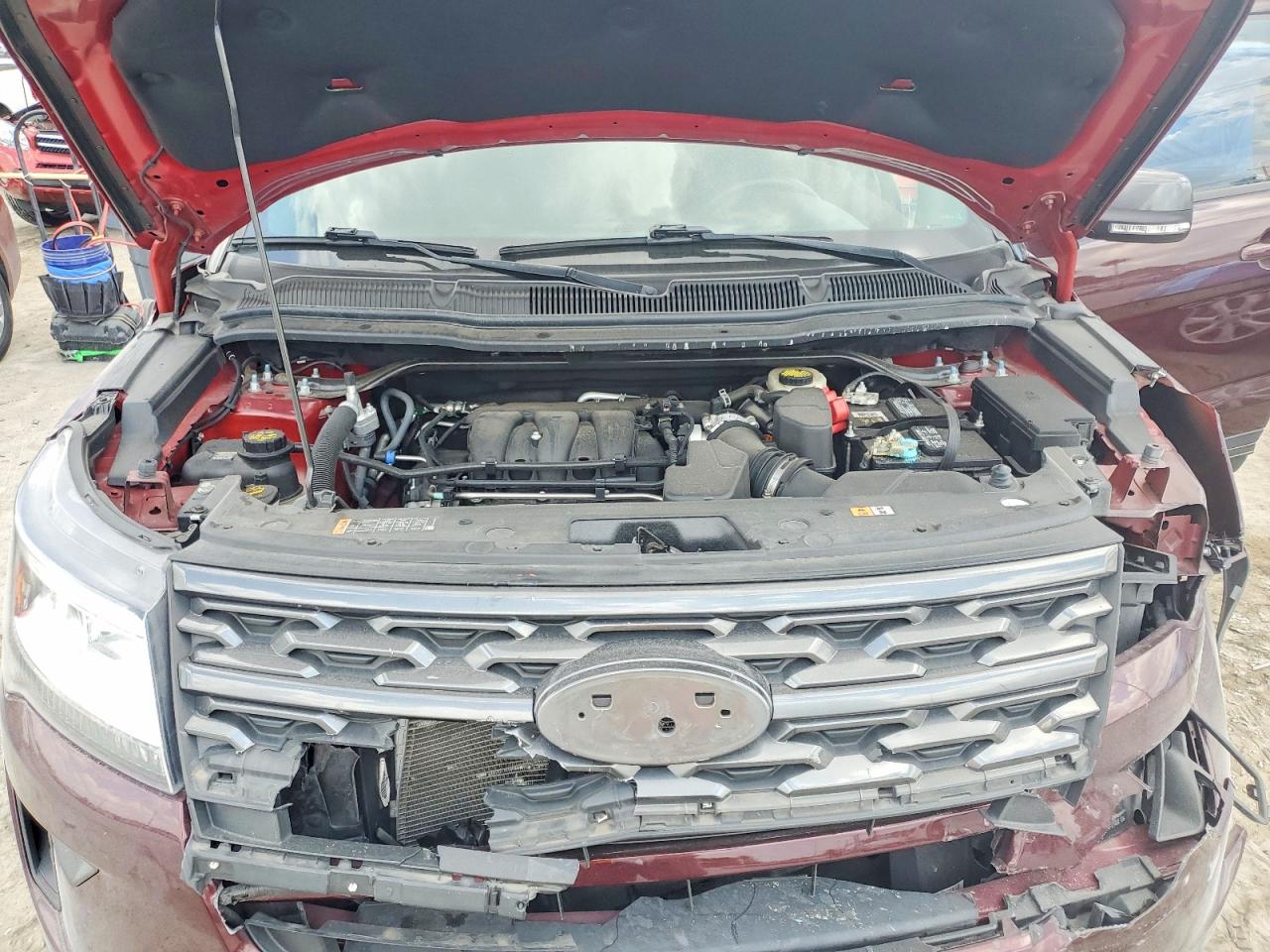 2018 FORD EXPLORER XLT photo 12