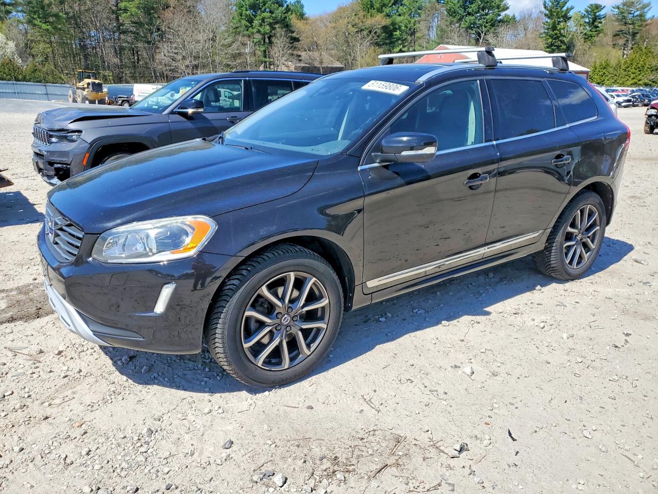 2017 VOLVO XC60