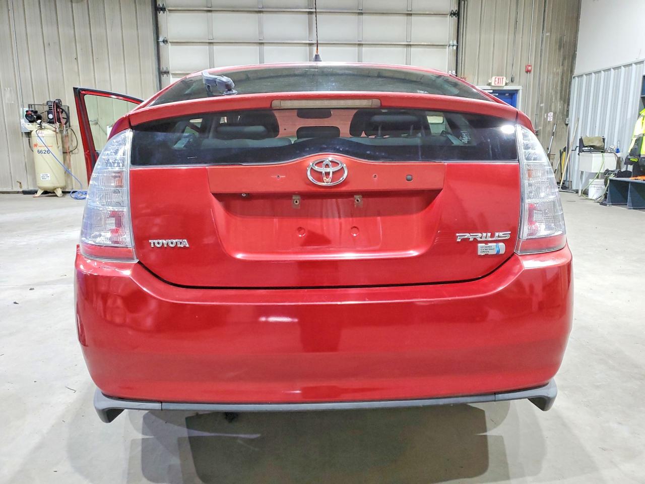 2007 TOYOTA PRIUS BASE photo 11