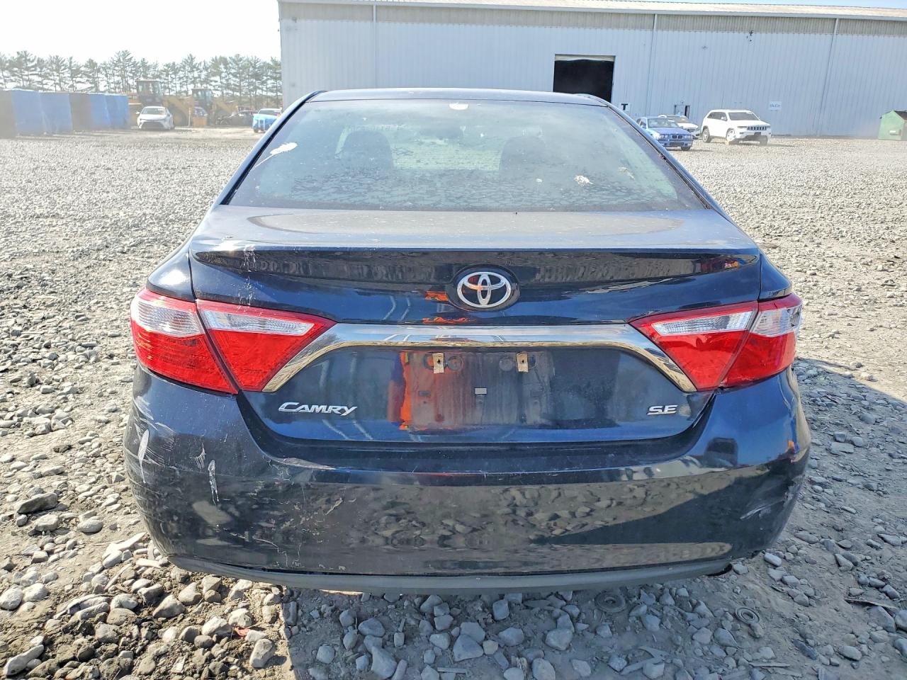 2017 TOYOTA CAMRY SE photo 16