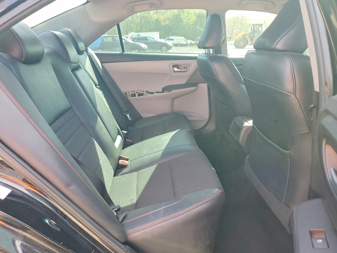 2017 TOYOTA CAMRY SE photo 28
