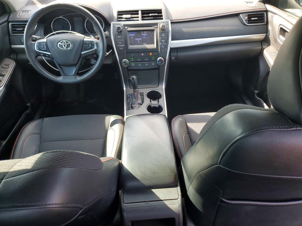 2017 TOYOTA CAMRY SE photo 22