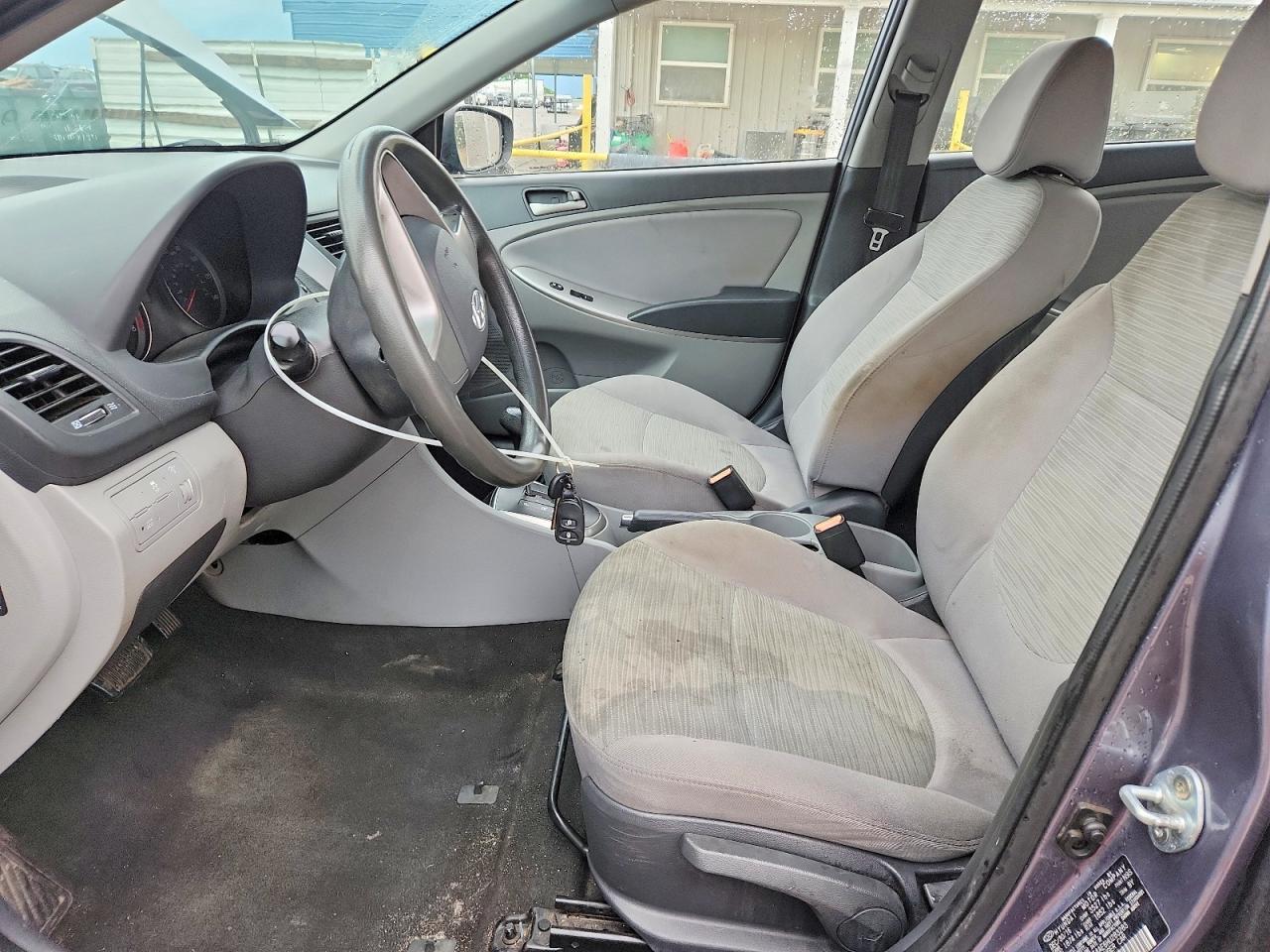 2017 HYUNDAI ACCENT SE photo 19
