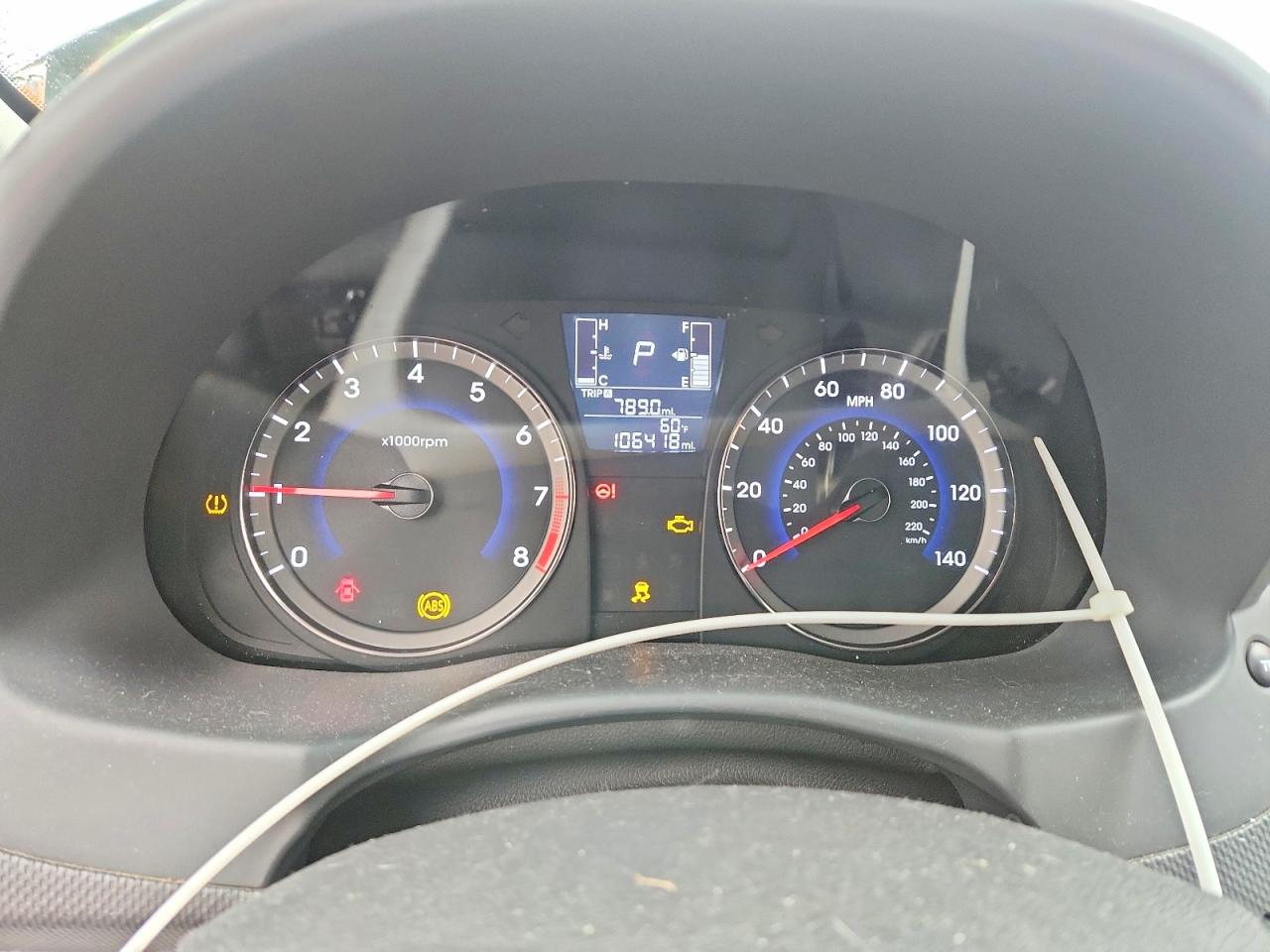 2017 HYUNDAI ACCENT SE photo 25