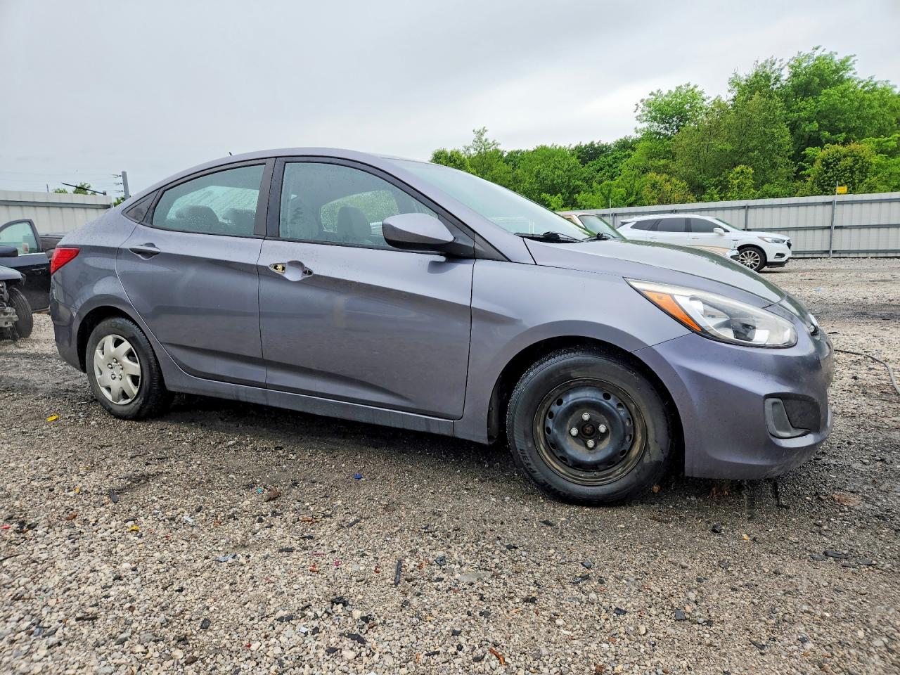2017 HYUNDAI ACCENT SE photo 10