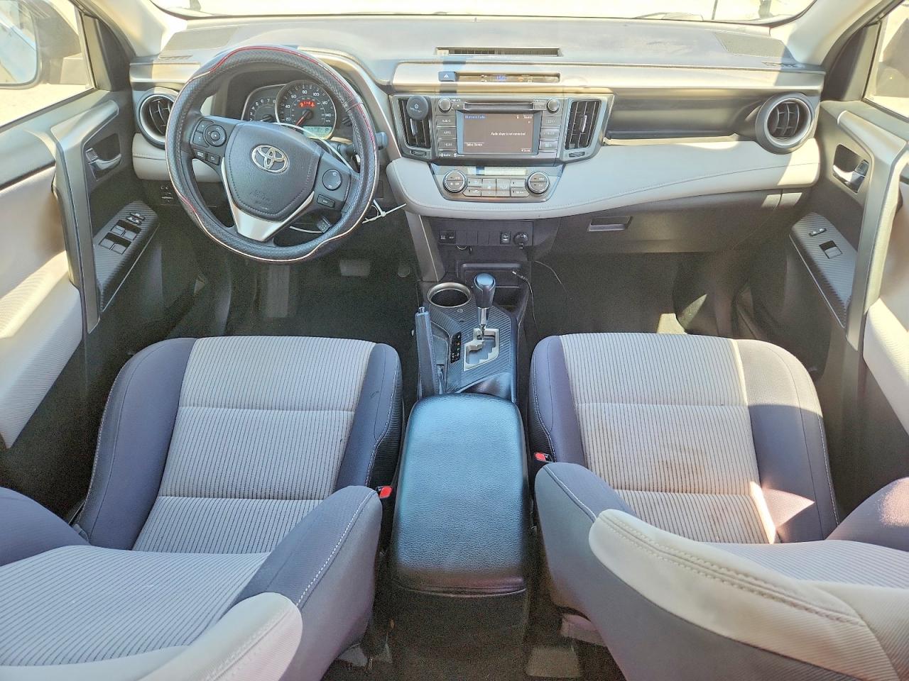 2015 TOYOTA RAV4 XLE photo 22