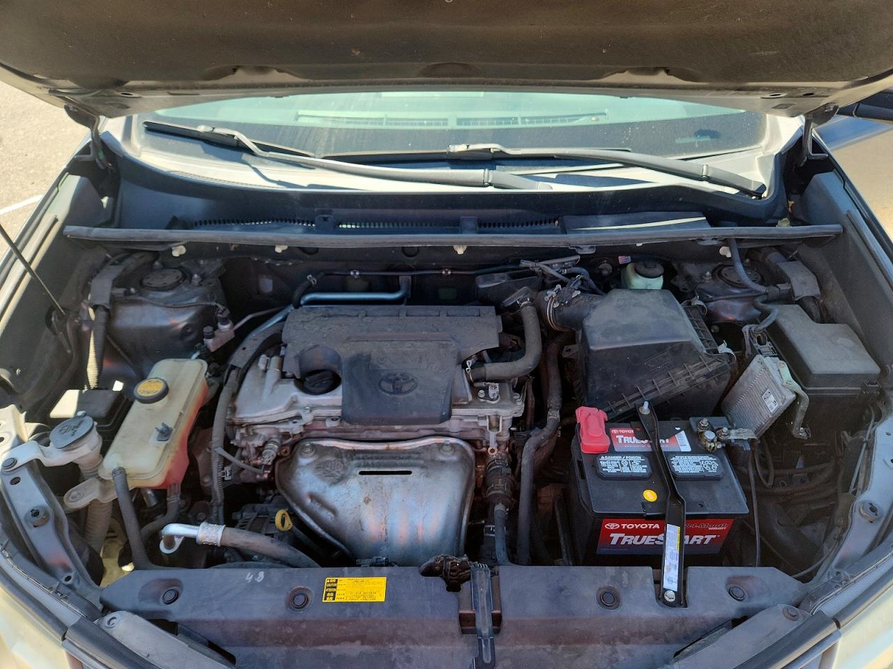 2015 TOYOTA RAV4 XLE photo 34