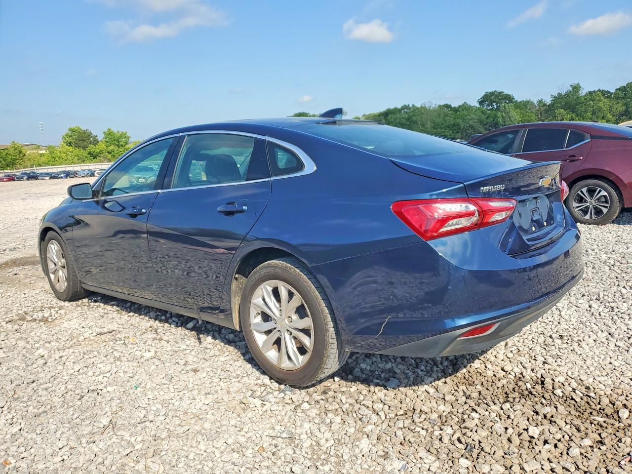 2022 CHEVROLET MALIBU LT photo 3