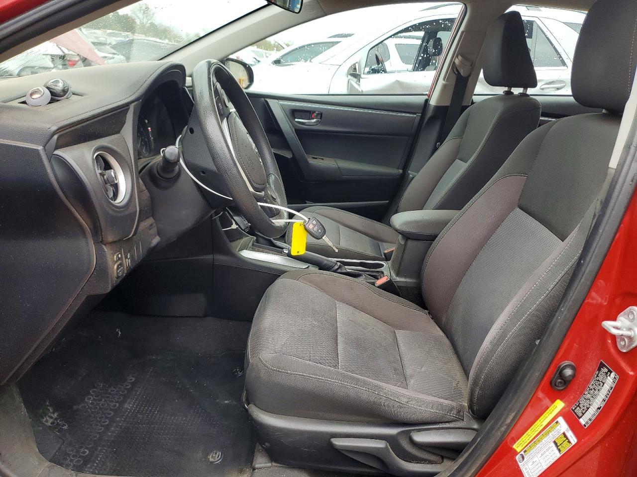 2017 TOYOTA COROLLA LE photo 19