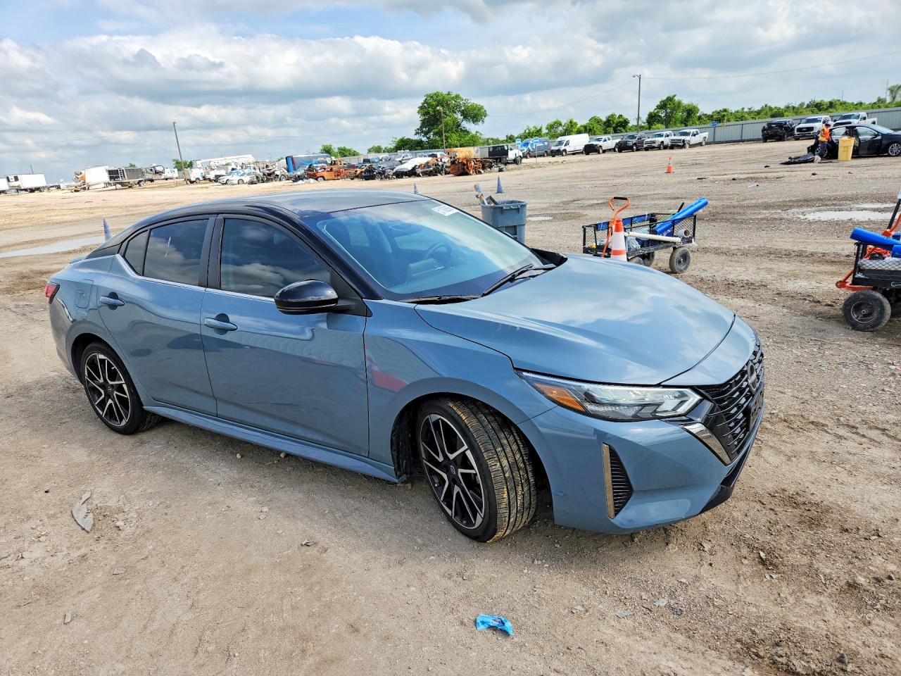2025 NISSAN SENTRA SR photo 10