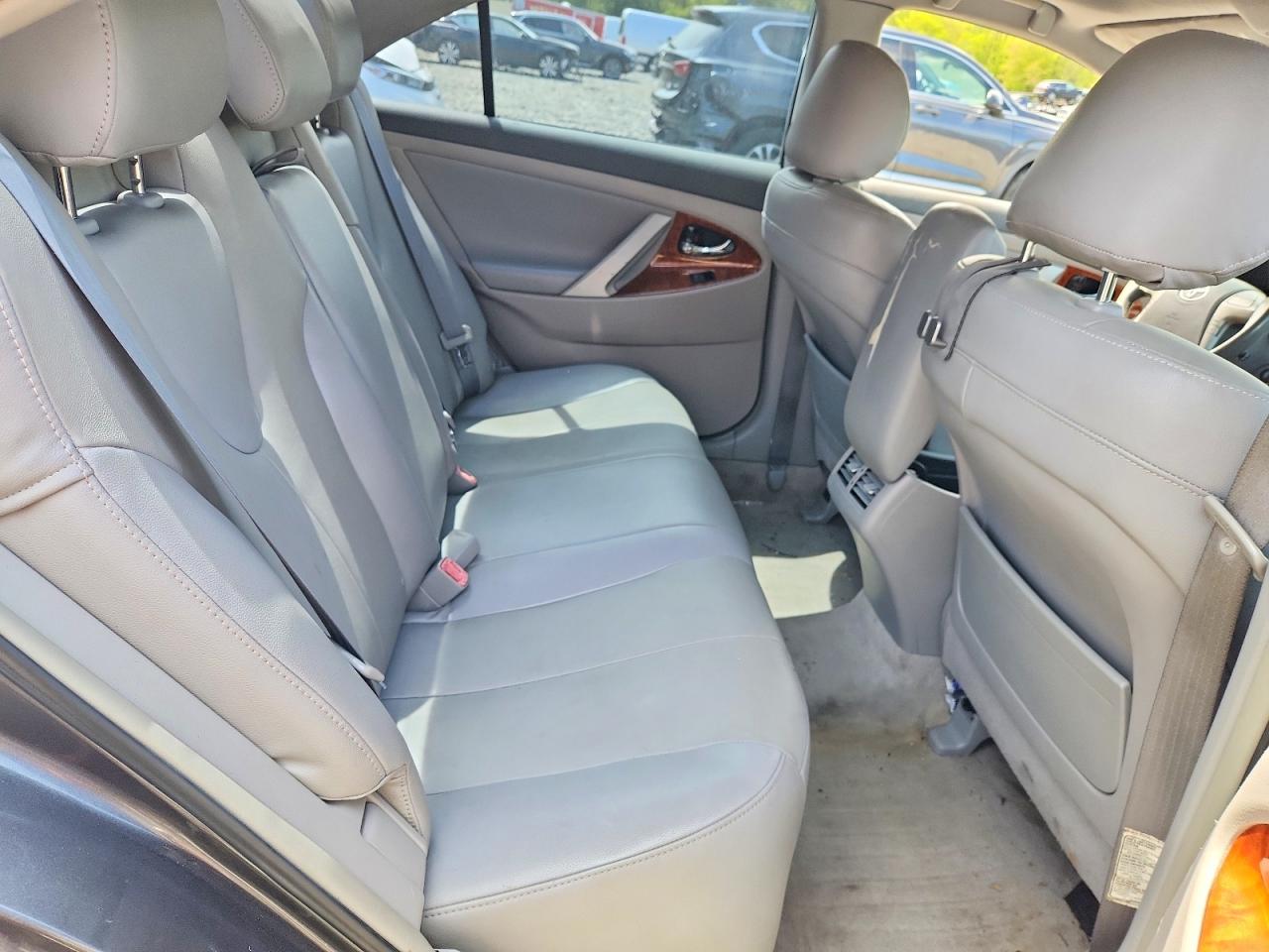 2008 TOYOTA CAMRY XLE photo 28