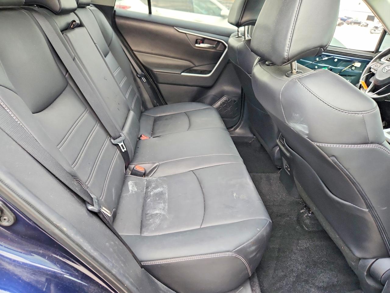 2021 TOYOTA RAV4 XLE PREMIUM photo 10