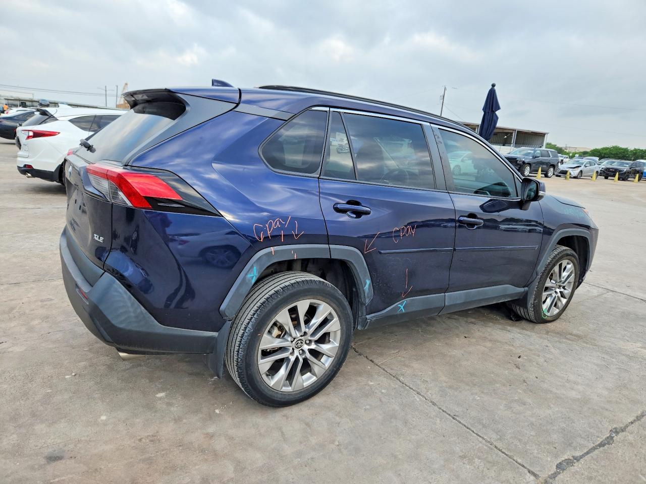2021 TOYOTA RAV4 XLE PREMIUM photo 3