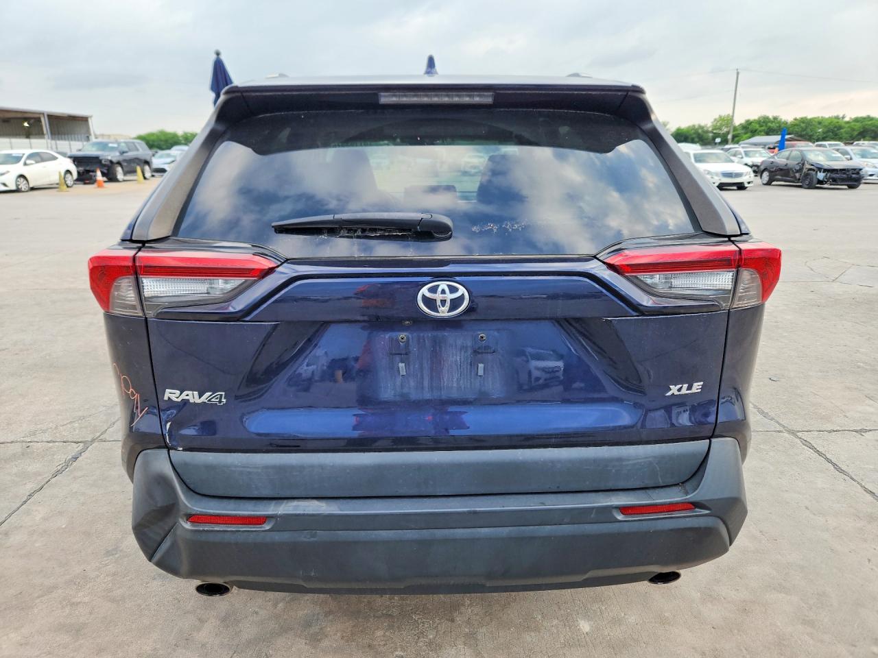 2021 TOYOTA RAV4 XLE PREMIUM photo 6