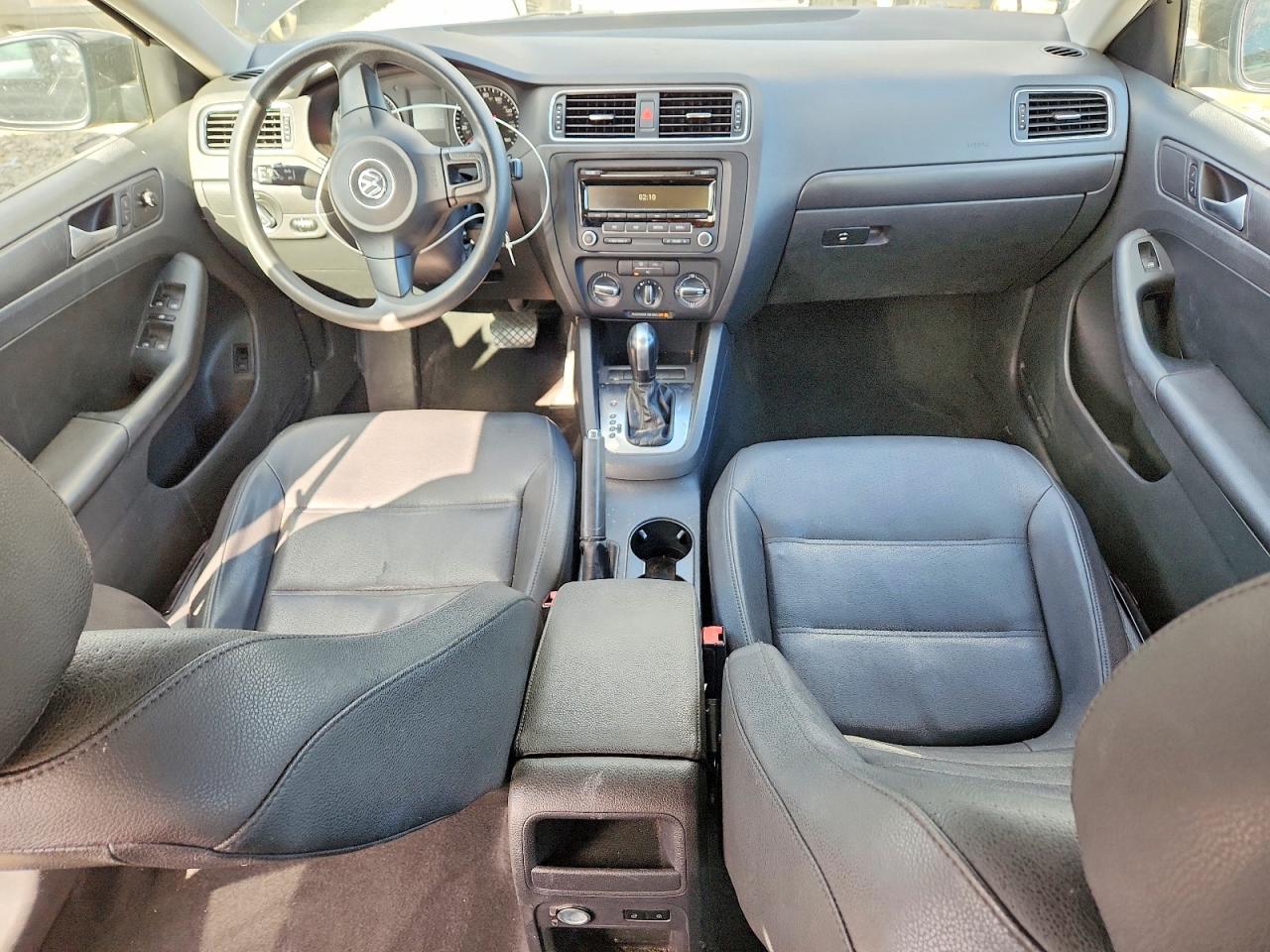 2012 VOLKSWAGEN JETTA SE photo 8
