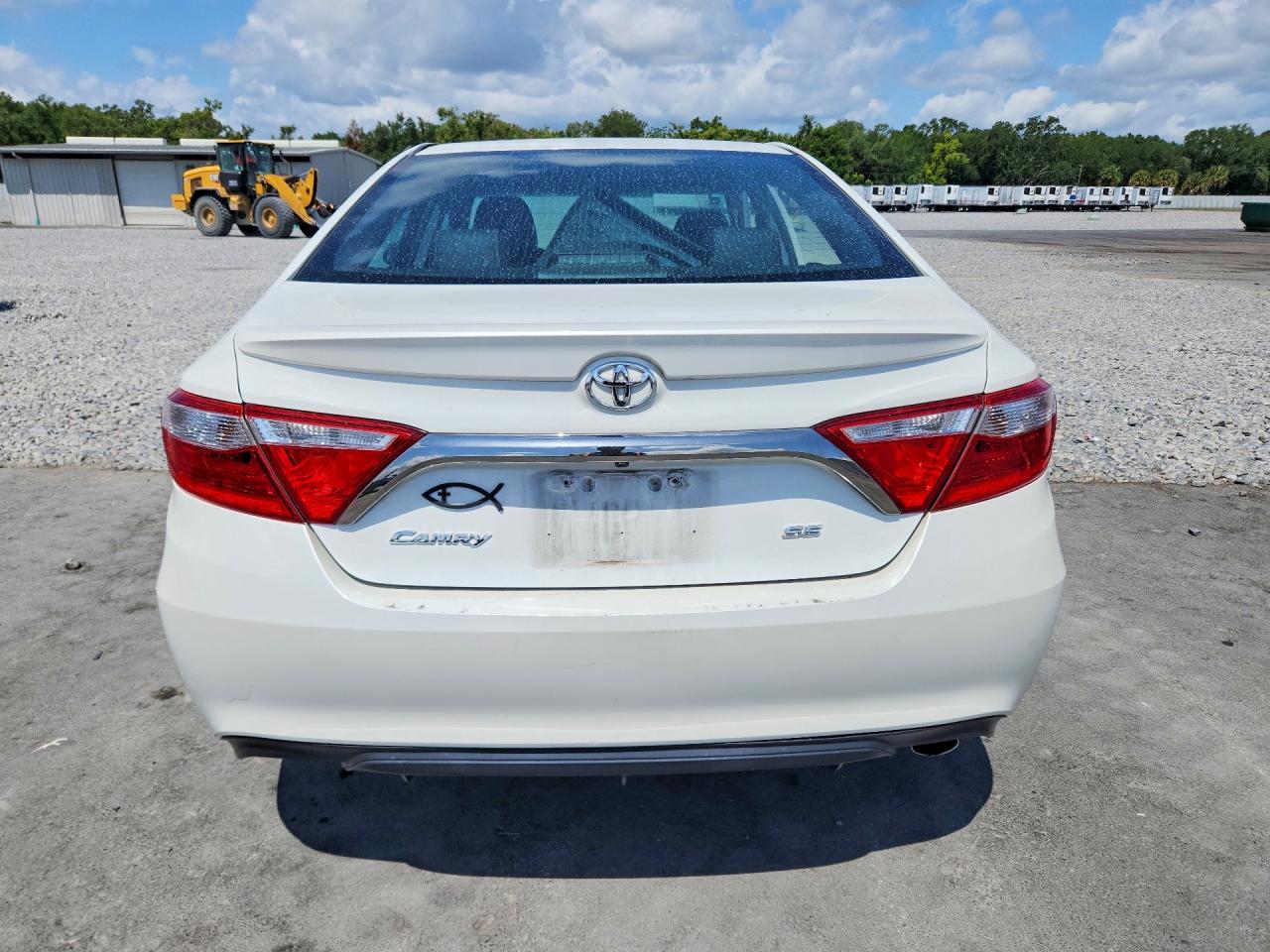 2016 TOYOTA CAMRY SE photo 6
