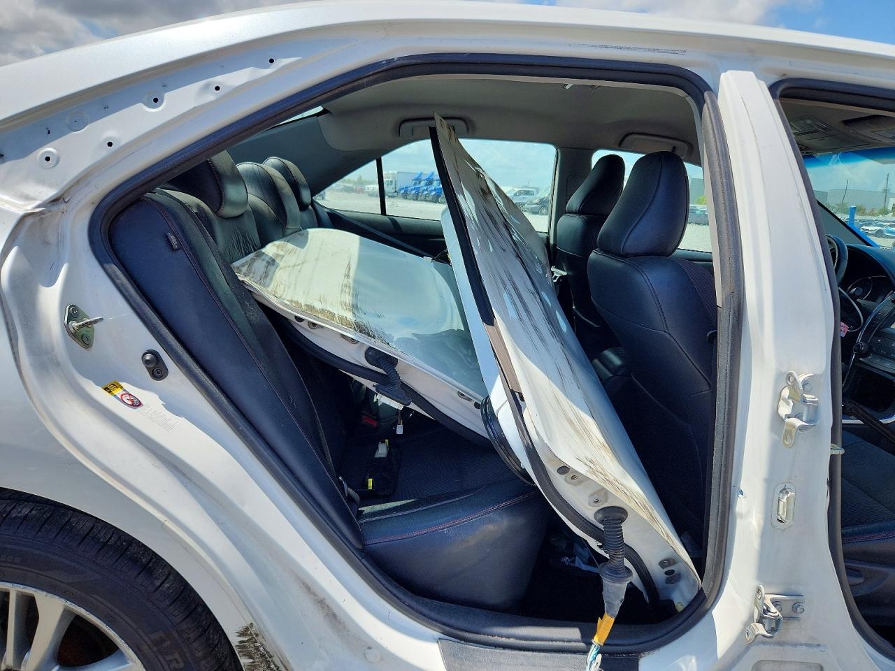 2016 TOYOTA CAMRY SE photo 10