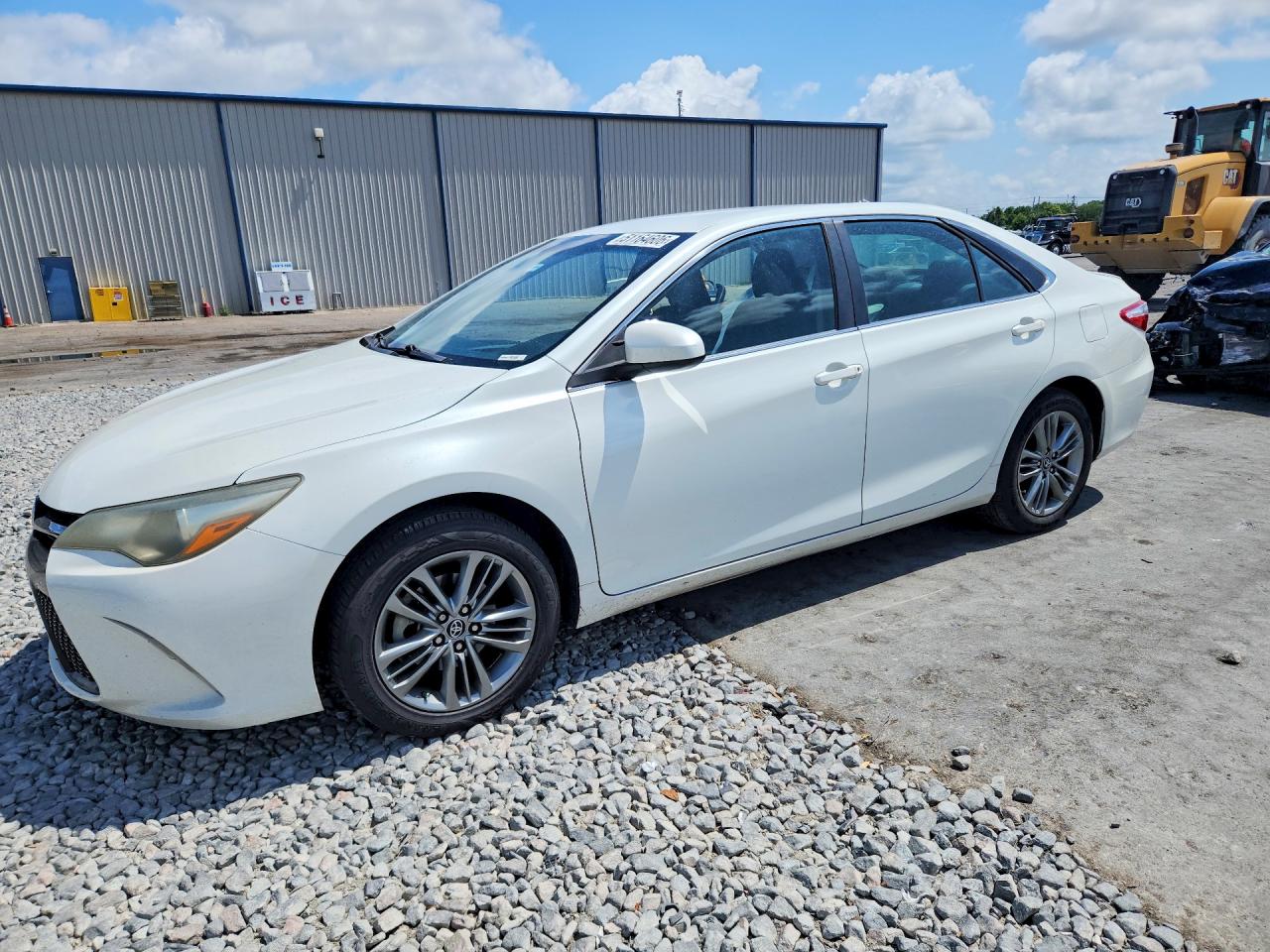 2016 TOYOTA CAMRY