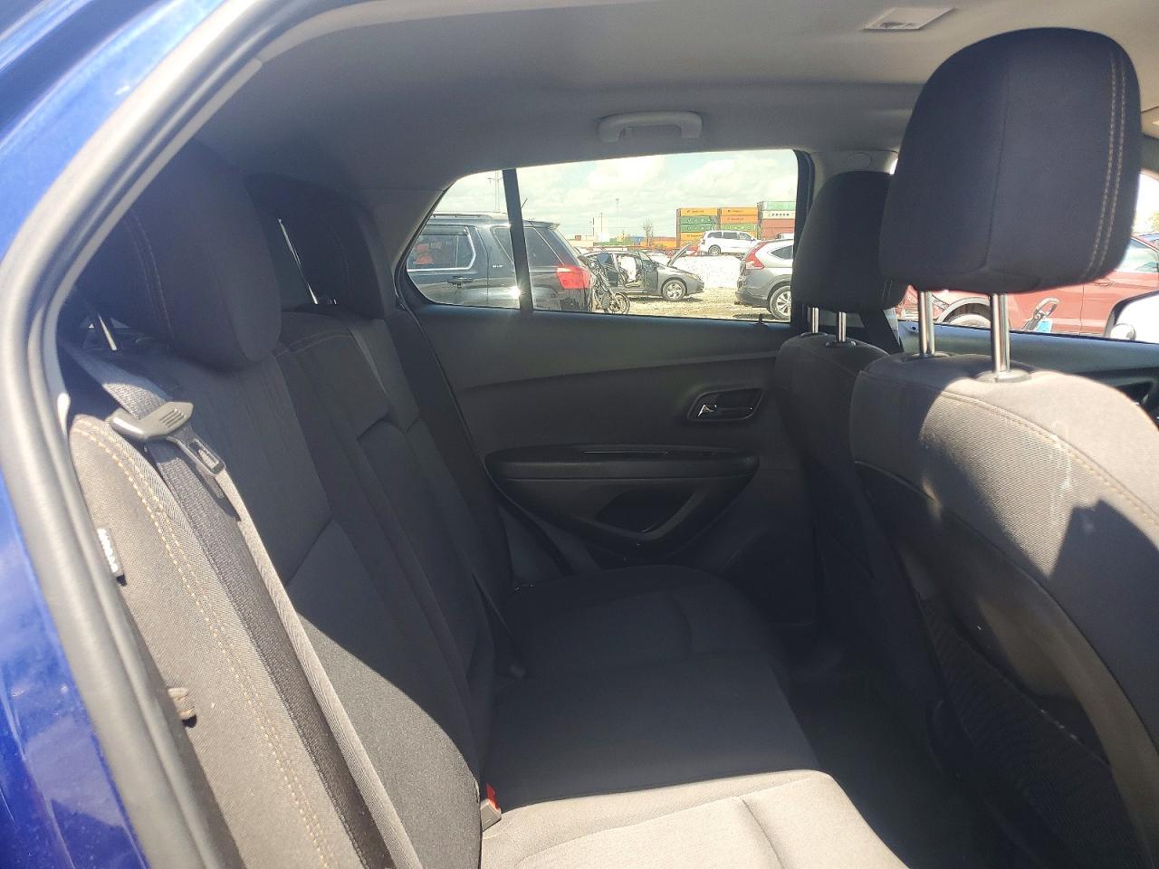 2017 CHEVROLET TRAX 1LT photo 11