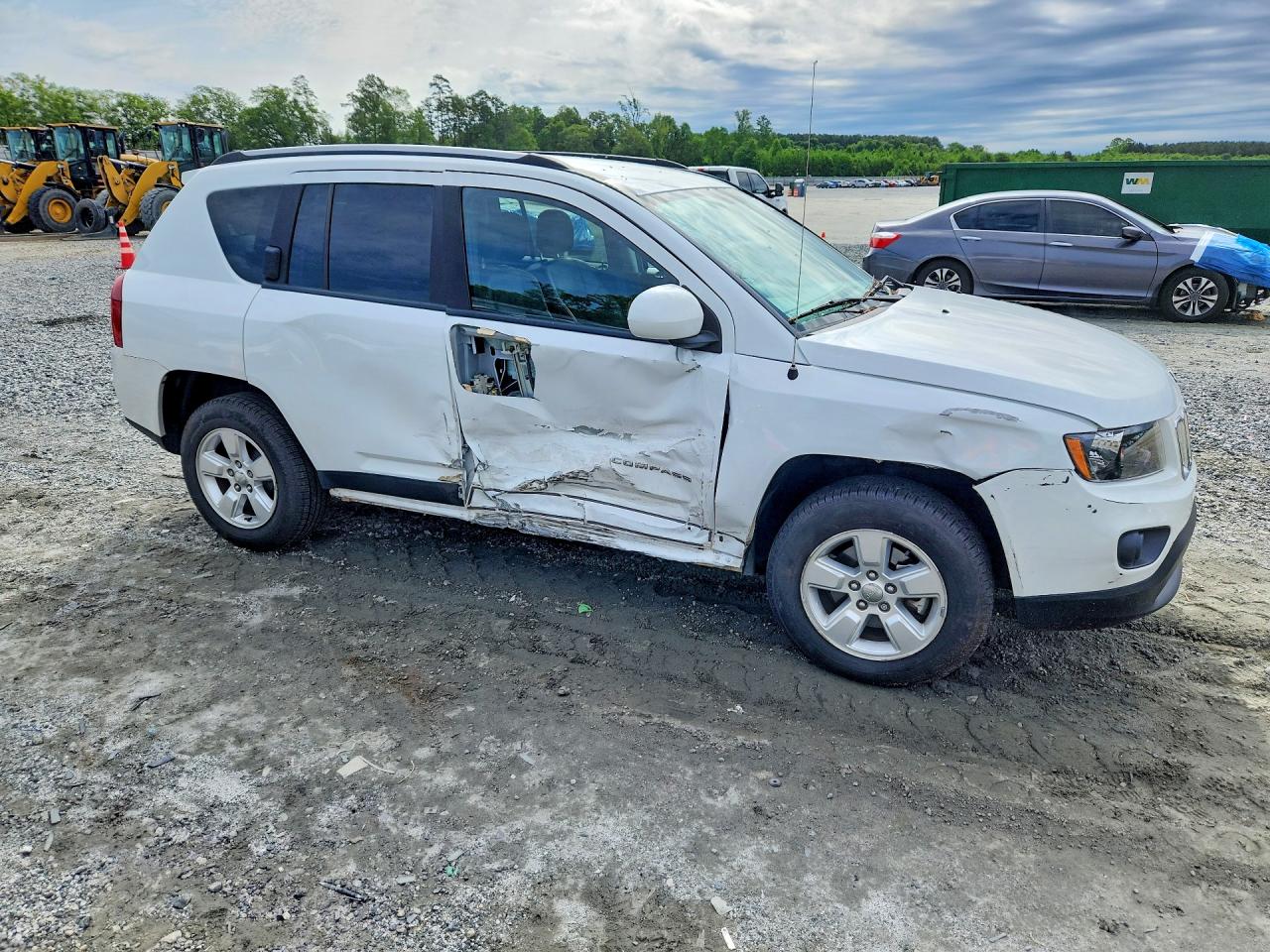 2017 JEEP COMPASS LATITUDE photo 4