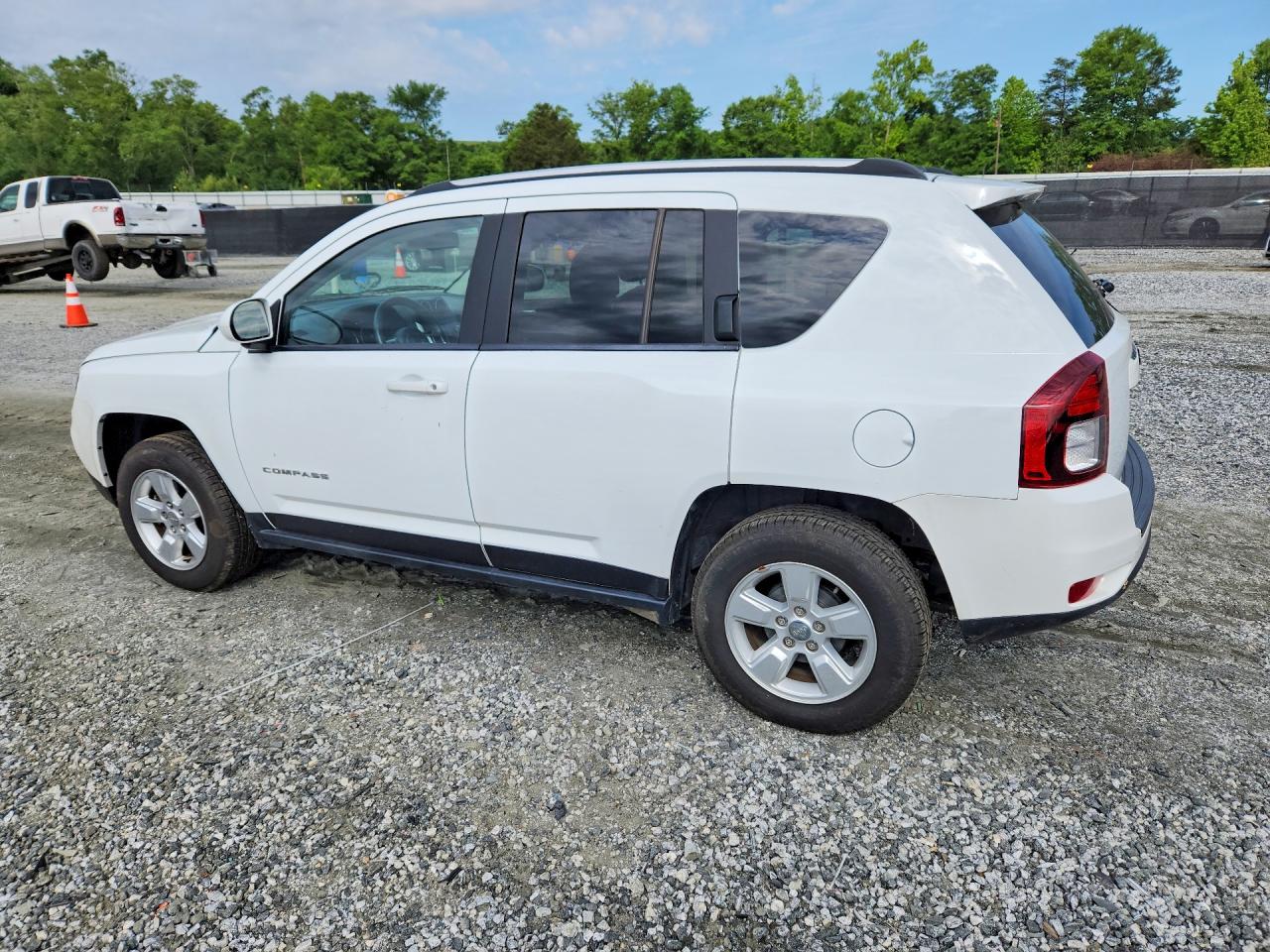 2017 JEEP COMPASS LATITUDE photo 2