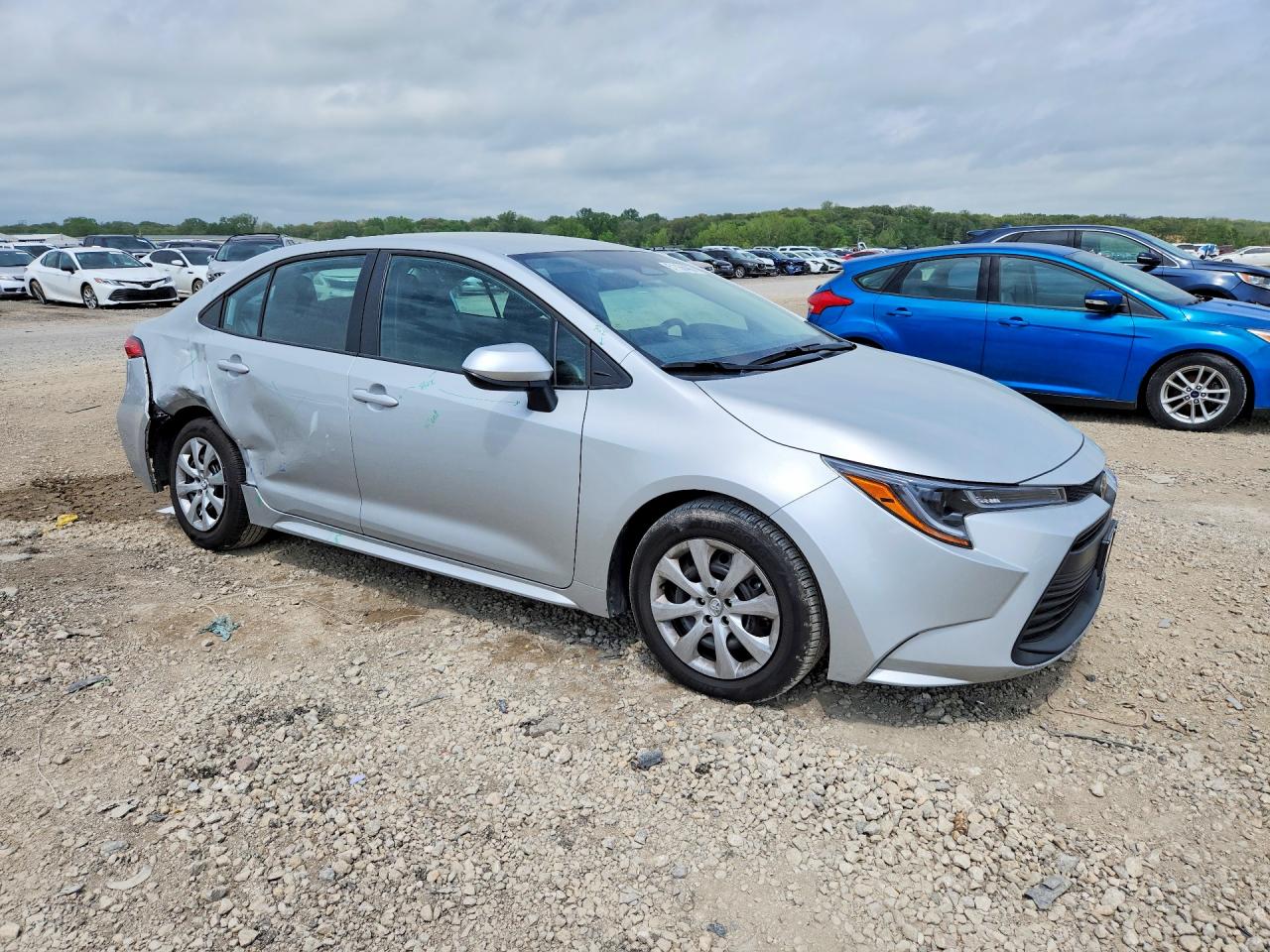 2025 TOYOTA COROLLA LE photo 10