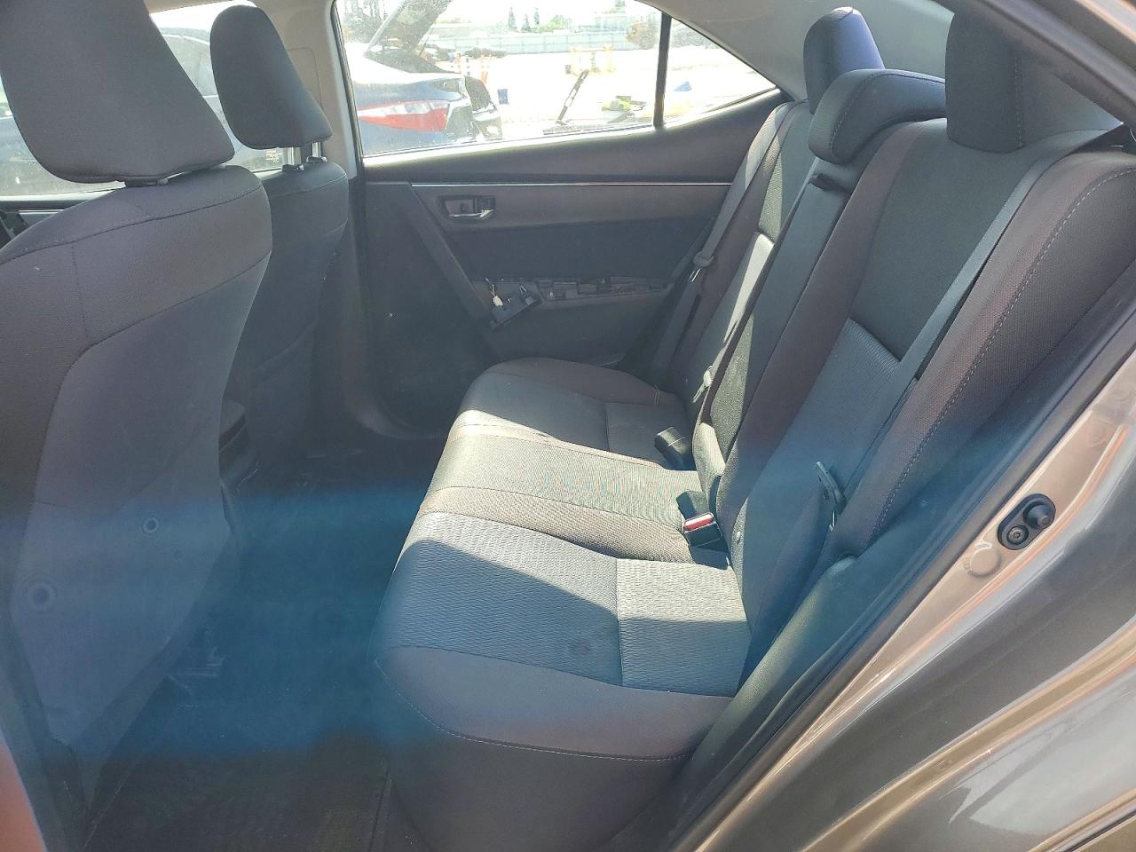 2017 TOYOTA COROLLA LE photo 19