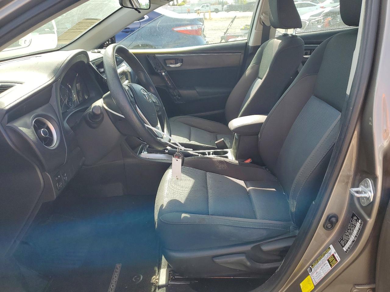 2017 TOYOTA COROLLA LE photo 13