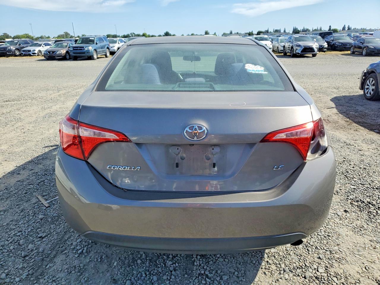 2017 TOYOTA COROLLA LE photo 11