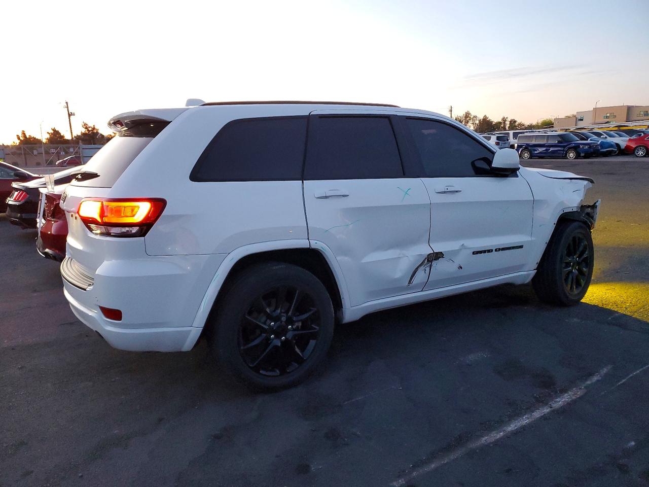 2018 JEEP GRAND CHEROKEE LAREDO photo 7