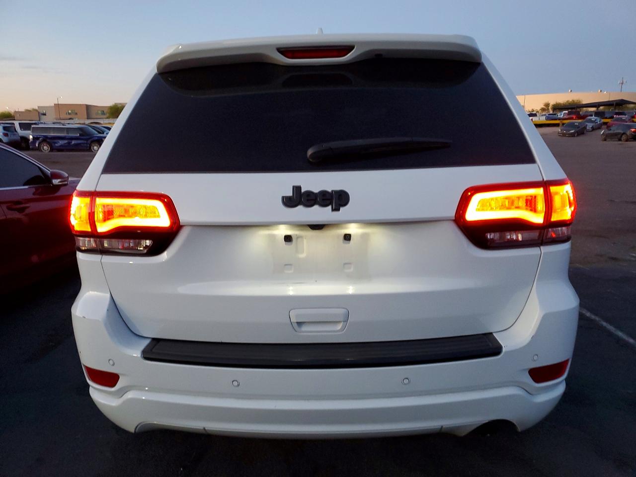 2018 JEEP GRAND CHEROKEE LAREDO photo 16